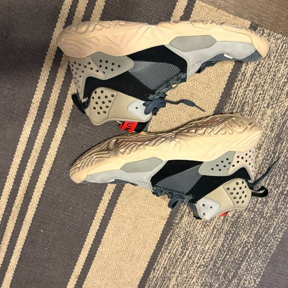 Nike Jordan Delta Mid Hasta Sneakers - Picture 2 of 7